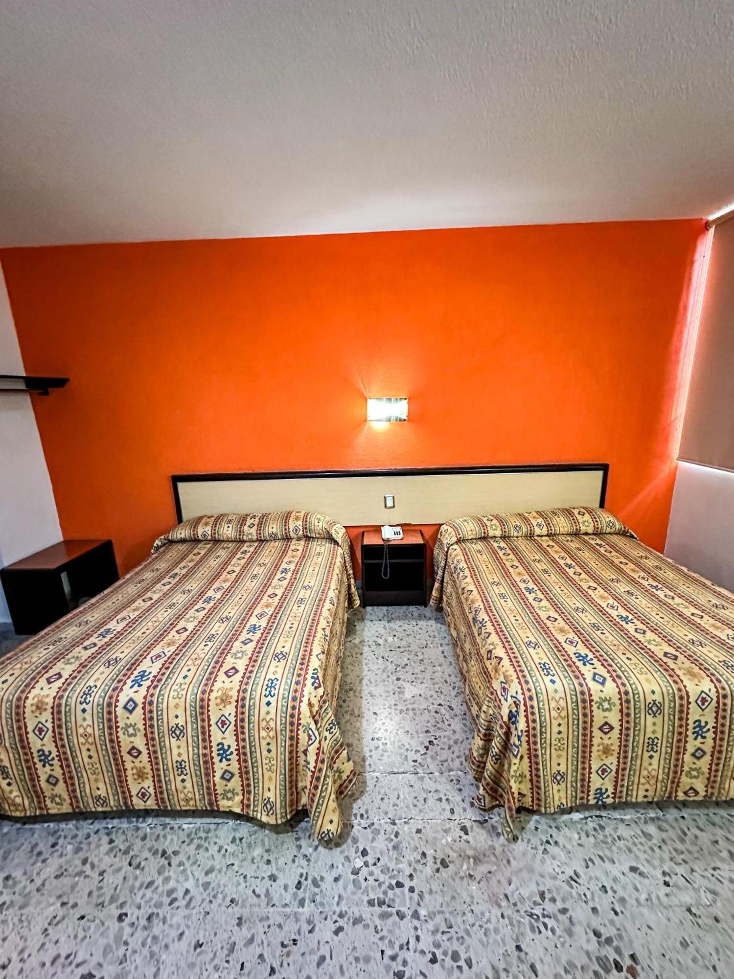Hotel Montreal León de los Aldamas Extérieur photo