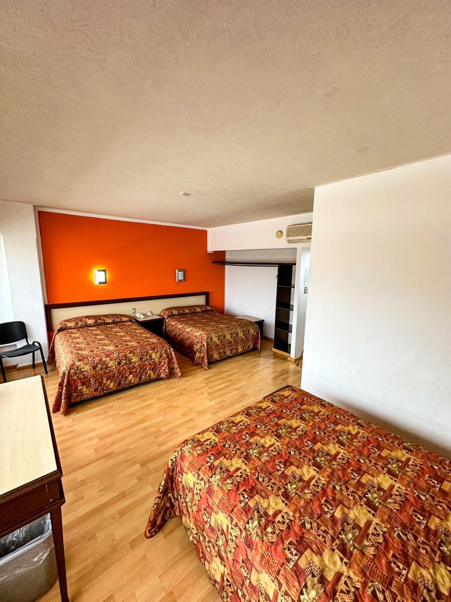 Hotel Montreal León de los Aldamas Extérieur photo
