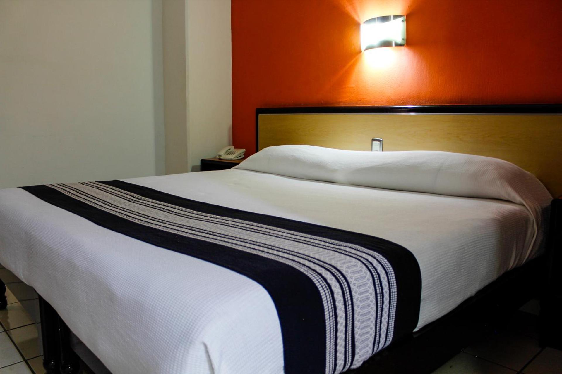 Hotel Montreal León de los Aldamas Extérieur photo