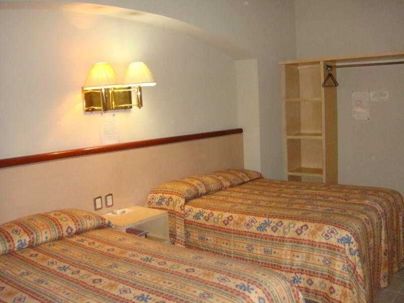 Hotel Montreal León de los Aldamas Extérieur photo