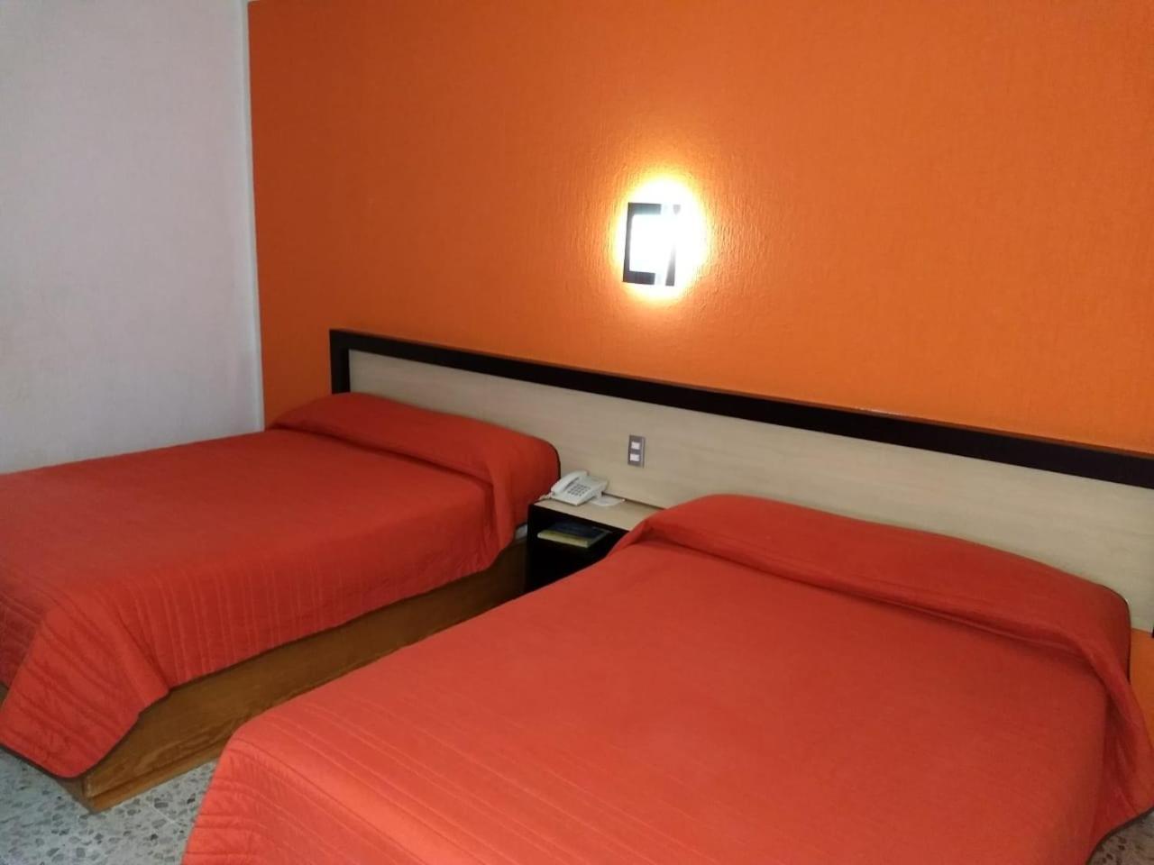 Hotel Montreal León de los Aldamas Extérieur photo