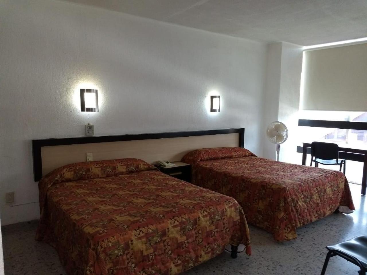 Hotel Montreal León de los Aldamas Extérieur photo