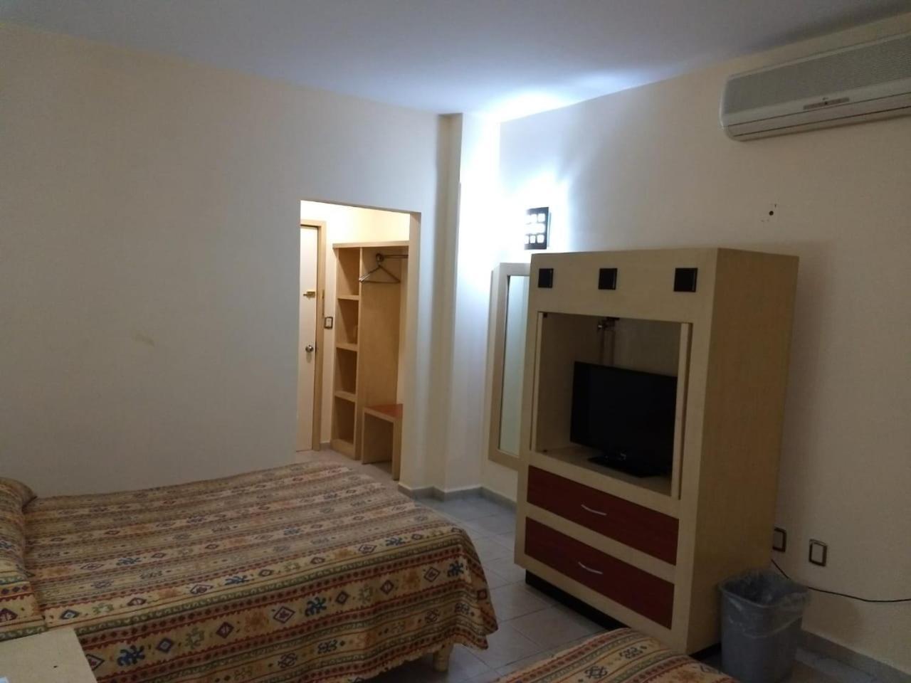 Hotel Montreal León de los Aldamas Extérieur photo