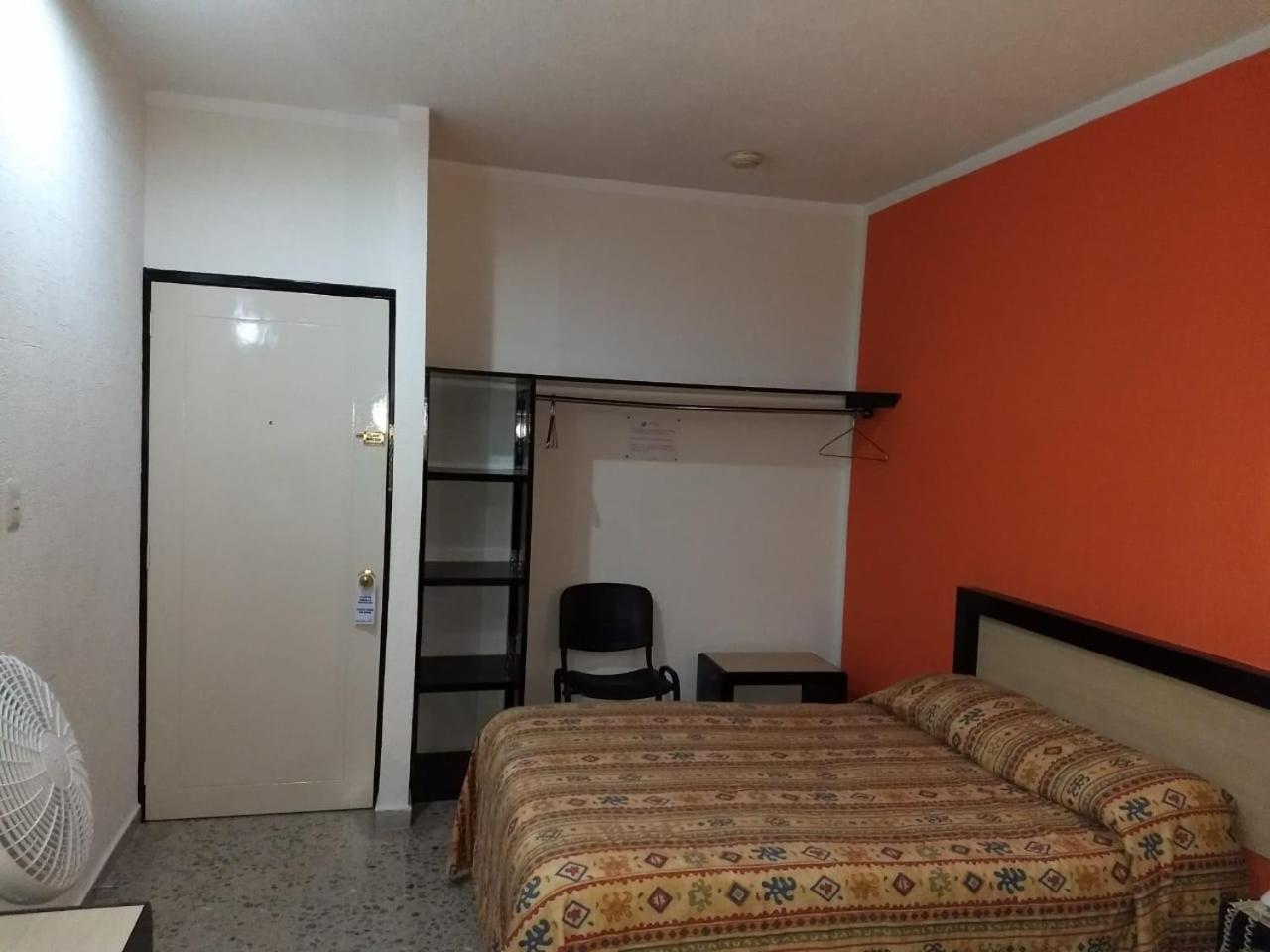 Hotel Montreal León de los Aldamas Extérieur photo