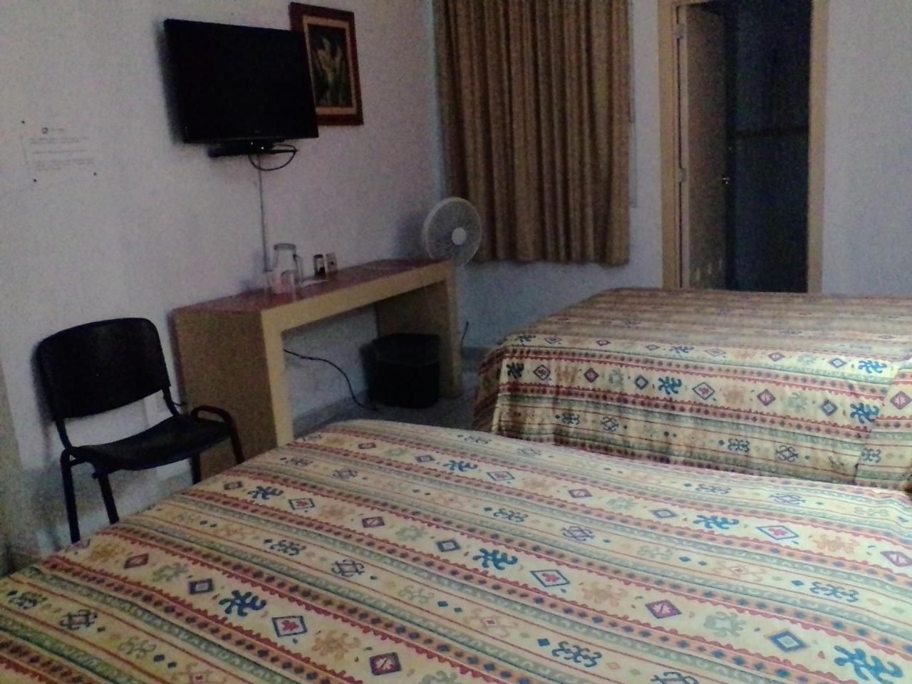 Hotel Montreal León de los Aldamas Extérieur photo